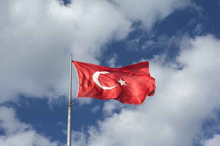 Erdogan letette az államfői esküt, Törökországban elnöki rendszer lépett életbe