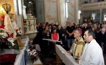 A szentkúti Szűzanya kegyszobra Miskolcon és Ungváron