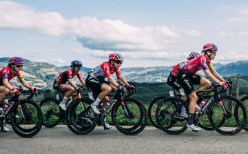 Női Vuelta - Vas Blankáék harmadik helye a nyitó csapatidőfutamon.