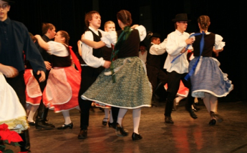 Bemutatkozott a Mikszáth Táncegyüttes