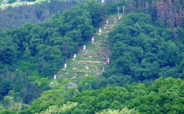 Felújították a salgótarjáni kálváriát