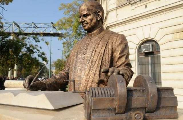 Üdvözli az e-autók tulajdonosait Jedlik Ányos