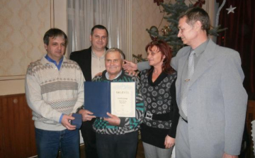 Díszpolgári címet alapítottak Bokorban