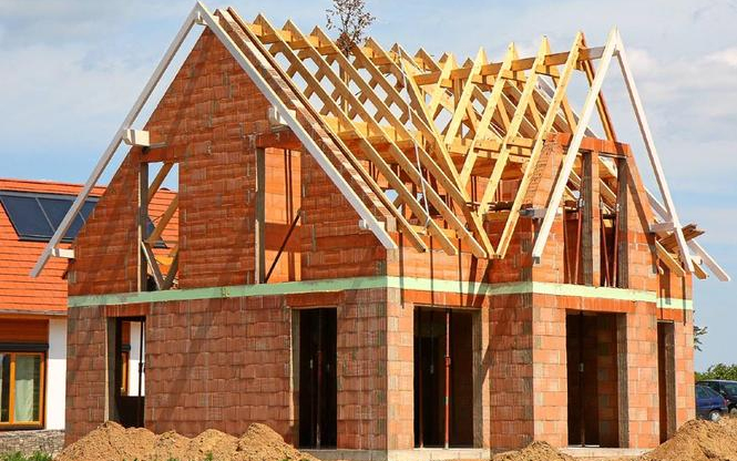 Idén csak tizennyolc lakás épült megyénkben