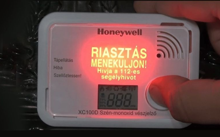 Szén-monoxid-szivárgással, kéménytűzzel és gépjárműtűzzel indult a hét!