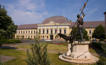 Megkezdődött a Civitas Fortissuma tér felújítása Balassagyarmaton