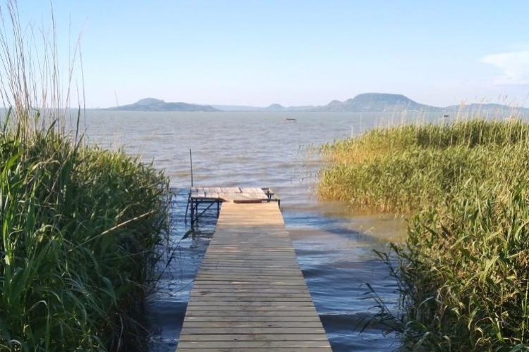 Üzentek a késlekedőknek - örökre elbúcsúzhatnak balatoni stégjeiktől