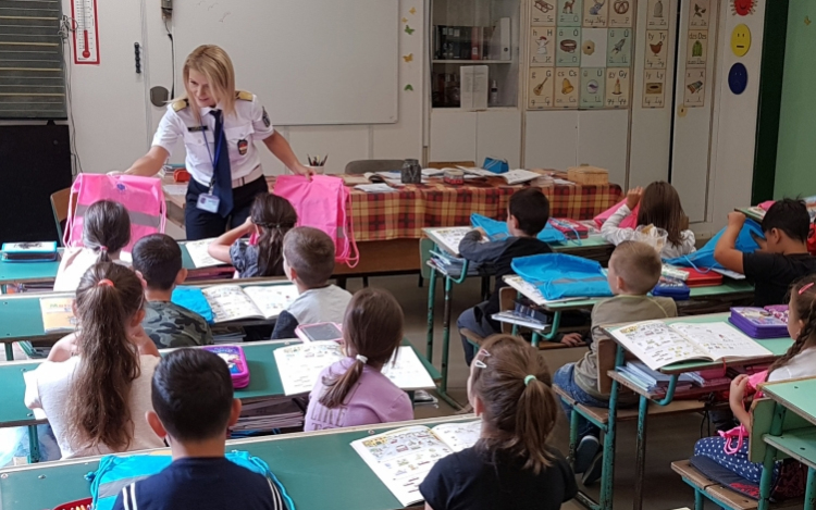 Közel 150 csomag az elsősöknek