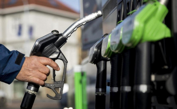 Az OMV-nél is csak 50 liter üzemanyag tankolható hatósági áron