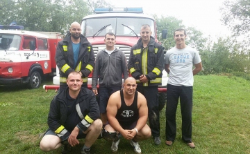 Szlovákiában is bizonyították erejüket a Nógrád megyei tűzoltók