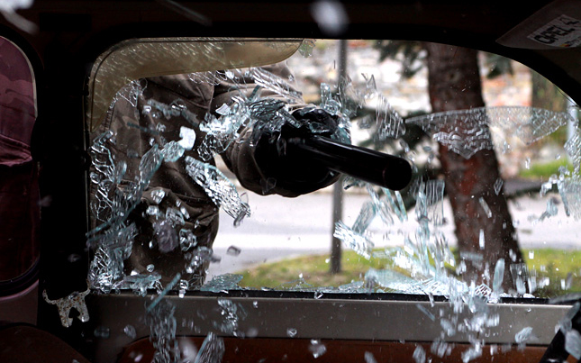 Gépjárműből lopott