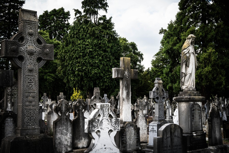 Tömegverekedés tört ki egy moszkvai temetőben – Ítéletet hoztak