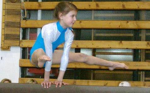 Célegyenesben az ifjú tornászok