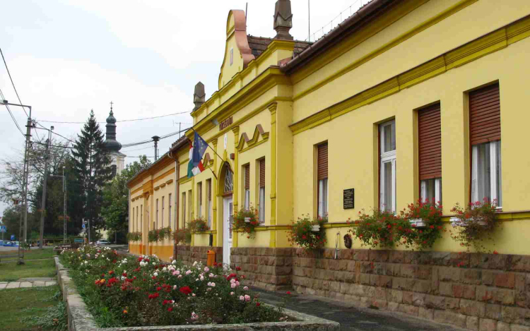 Épületenergetikai fejlesztések Érsekvadkerten