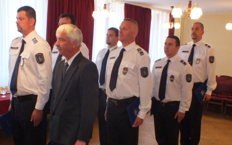 Elismerés és köszönet