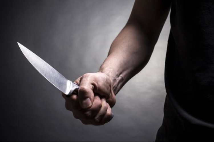 Vádemelés a riválisát hasba szúró férfival szemben