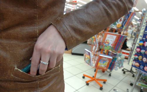 Bíróság előtt a bolti tolvaj