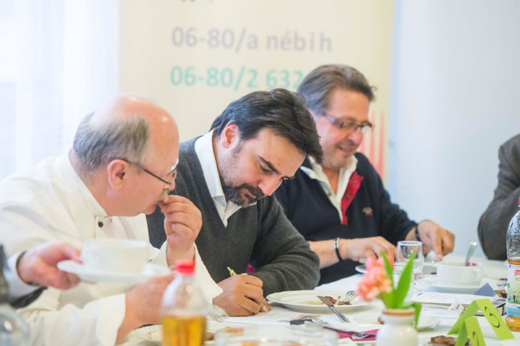 Gianni szigorúan zsűrizik