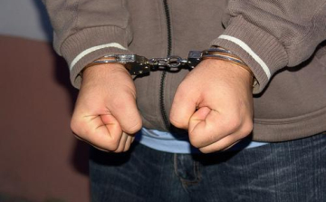 Fiatalok raboltak Salgótarjánban