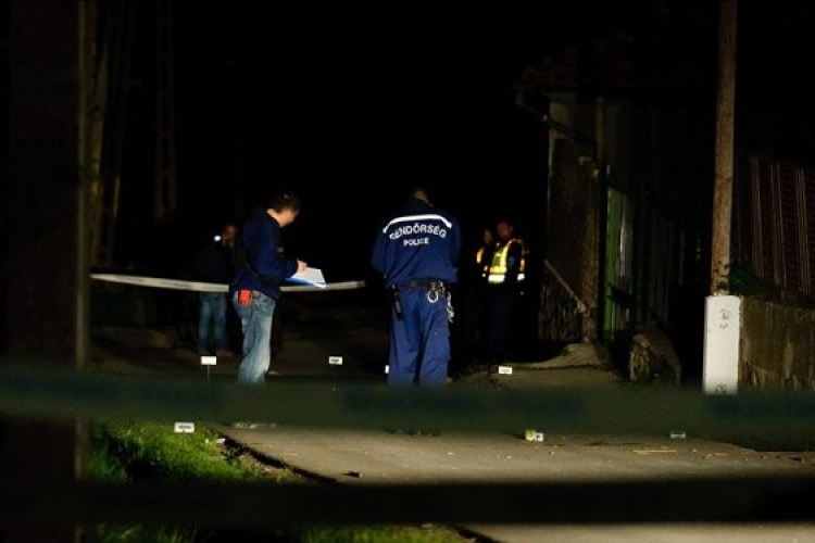 Italbolt előtt verekedtek