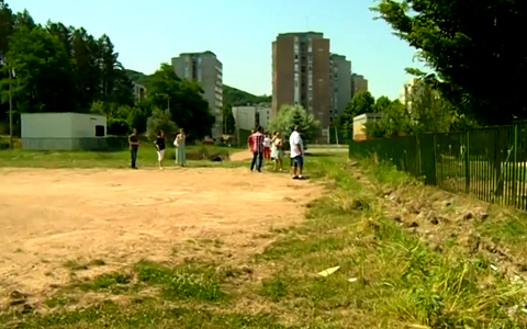 Készül a műfüves pálya a Besztercén