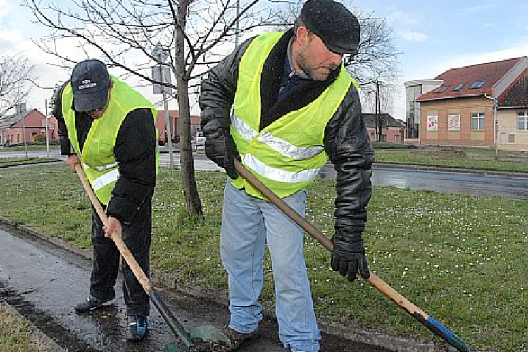 Újabb közmunkások Bátonyterenyén