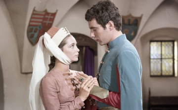 Venczel Vera - a törékeny nőiesség