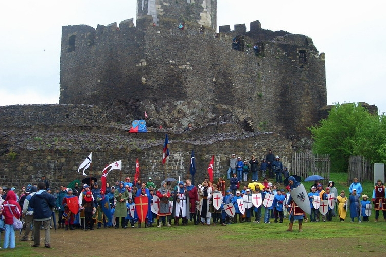 Várjátékokat rendeztek Hollókőn