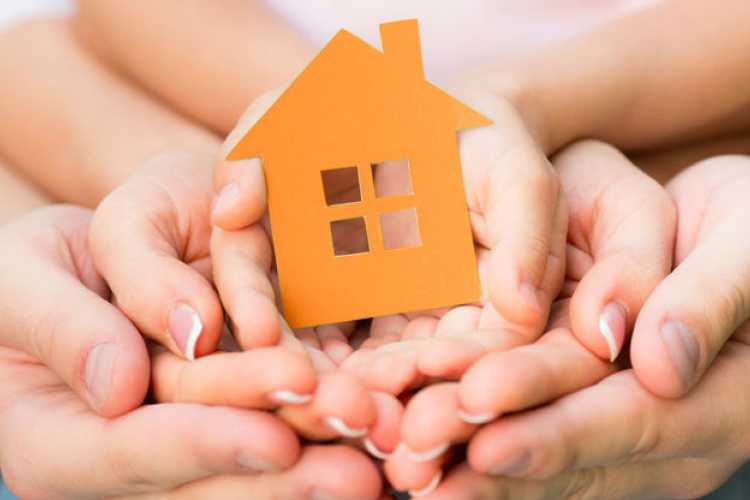 Nagycsaládosok kaptak ingyen építési telket Balassagyarmaton