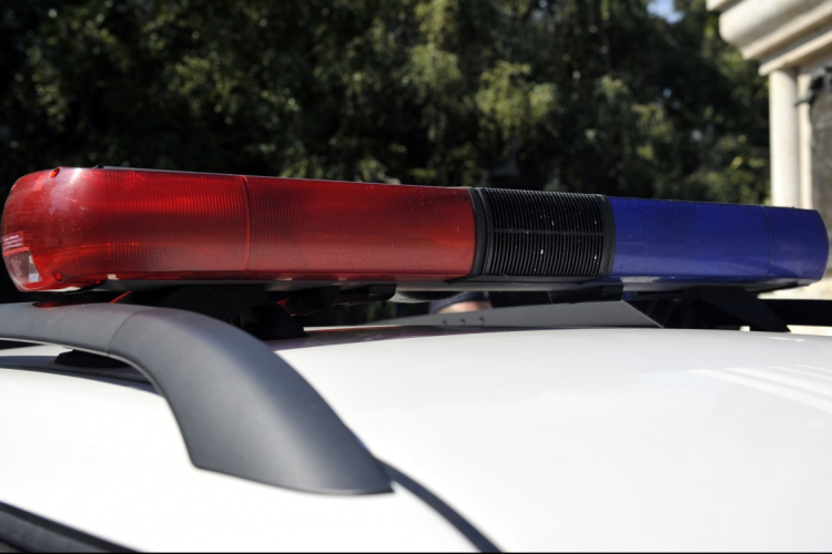 Hangoskodott, táblát rugdosott