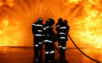 Tűz egy balassagyarmati társasházban