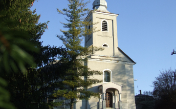 Civil összefogásból készült el a somoskőújfalui templom új ólomüveg ablaka