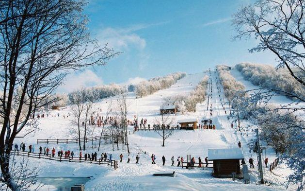 Retró sí- és hódeszkaverseny Mátraszentistvánon