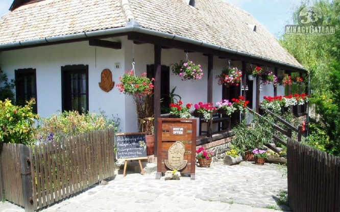 Újra szerencsét próbálhatunk Hollókőn