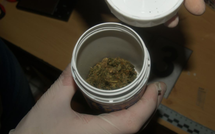 Őrizetben a terjesztő