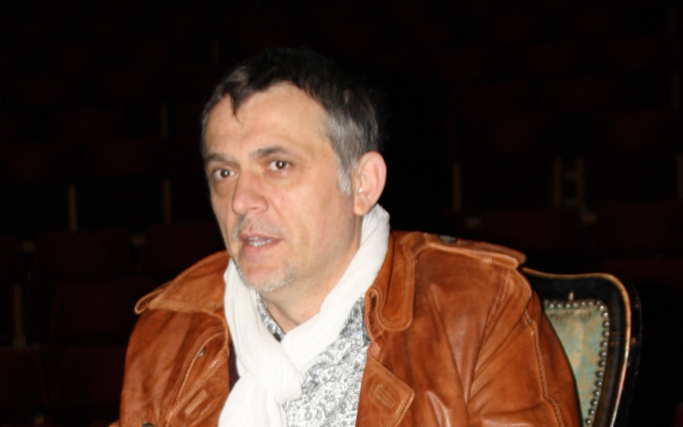 Premier előtt: Szent Péter esernyője