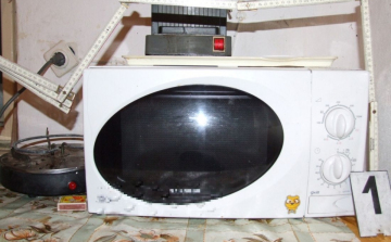 Elhordták a berendezési tárgyakat