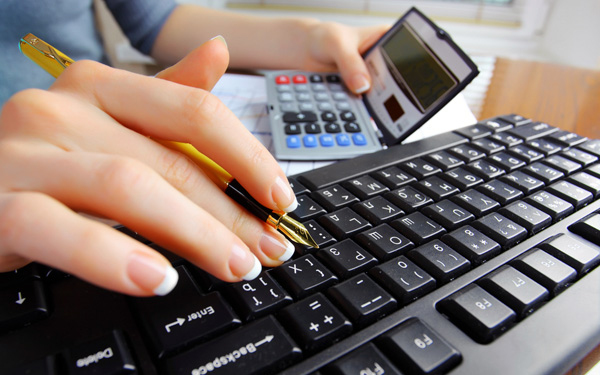 Már átutalással is befizethetők az illetékek