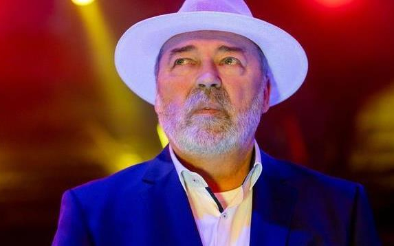 Már megint lenyúlta egy amerikai rapper a Gyöngyhajú lányt