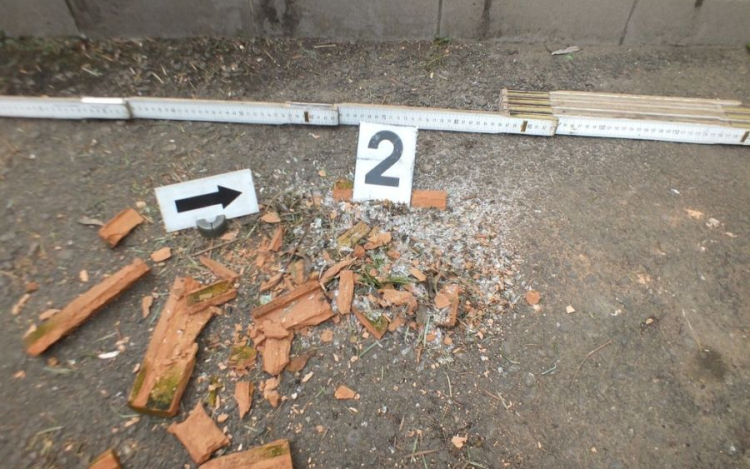 Szétverte a biztonsági kamerát