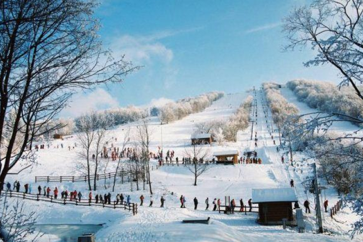 Retró sí- és hódeszkaverseny Mátraszentistvánon