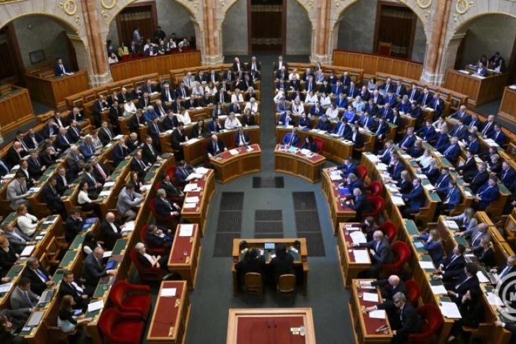 OGY - Nagy Imrére és mártírtársaira emlékezik a parlament