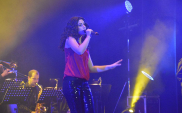 Elkészült a végleges verziója Radics Gigi dalának