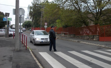Vigyáznak a diákokra a rendőrök