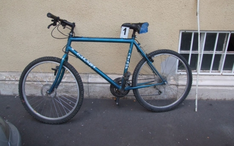 Borral távozott a rabló