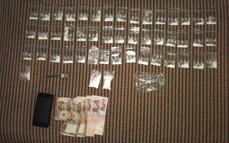 Kábítószer-kereskedelem miatt őrizetben