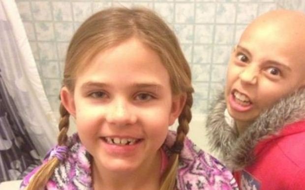 Kitiltották a suliból, mert kiállt rákos barátnője mellett