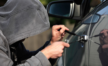 Kilenc autót törtek fel a salgótarjáni éjszakában