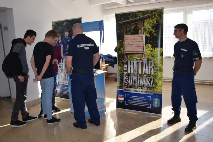 Sportrendezvényen toboroztak