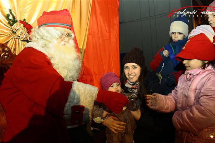 Salgótarjánban ajándékozott Joulupukki